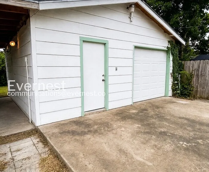 118 Cravens Ave — Photo 1