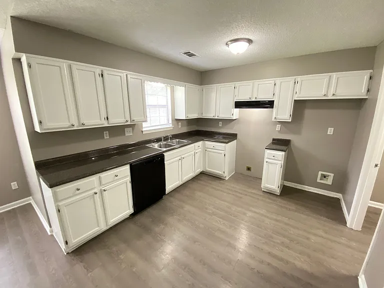 6544 Oak Hurst Dr — Photo 9