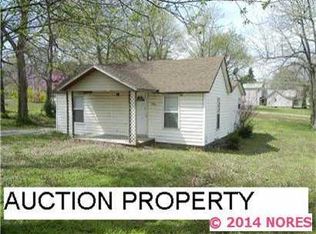 708 S Broadway St, Grove, OK 74344