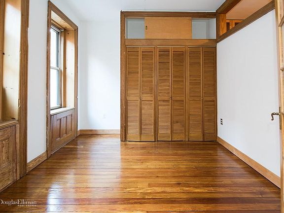 4th image of 125 E 4th St APT 8