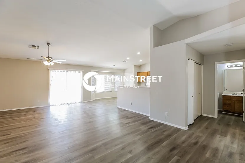 40144 N Lerwick Dr — Photo 4