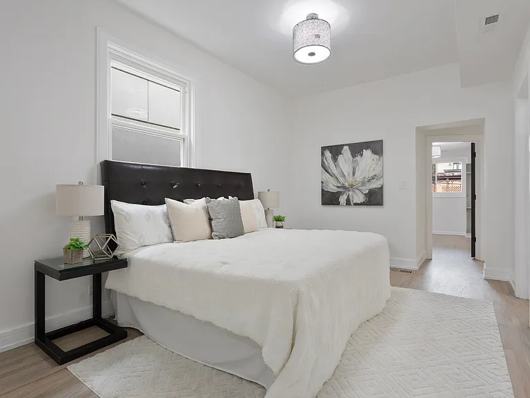 2456 W Huron St — Photo 14