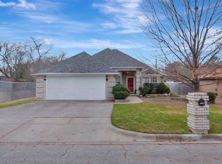 8209 Herndon Dr, Fort Worth, TX 76116