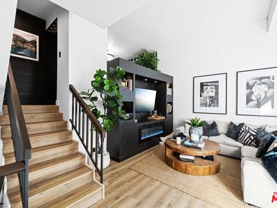 10911 Bluffside Dr APT 18, Studio City, CA, 91604