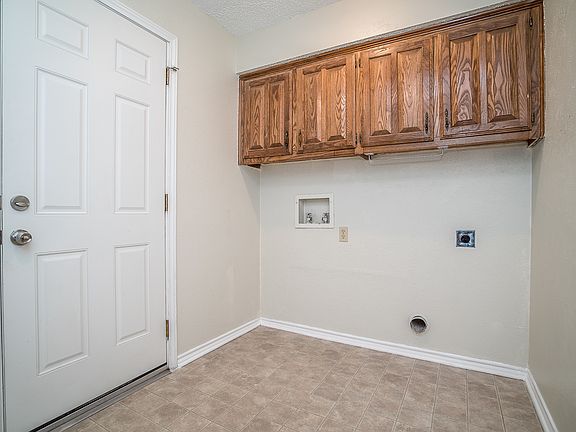 5th image of 512 Woodhollow Dr