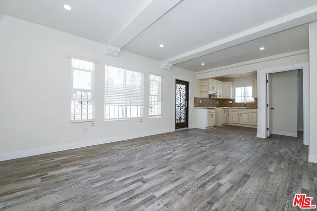 524 W 82nd St #524 — Photo 11