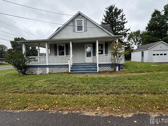 2nd image of 31 4th St