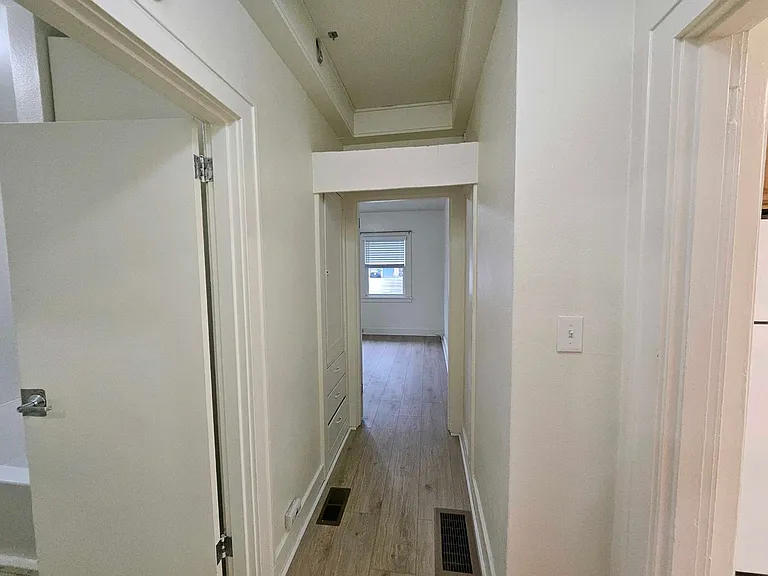 11380 Greenburg Apartments — Photo 17