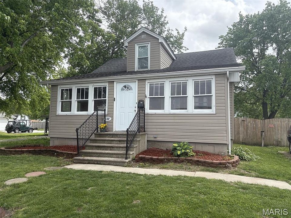 1st image of 132 W 2nd St