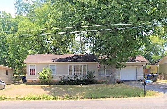 2nd image of 204 E Pirate Ave