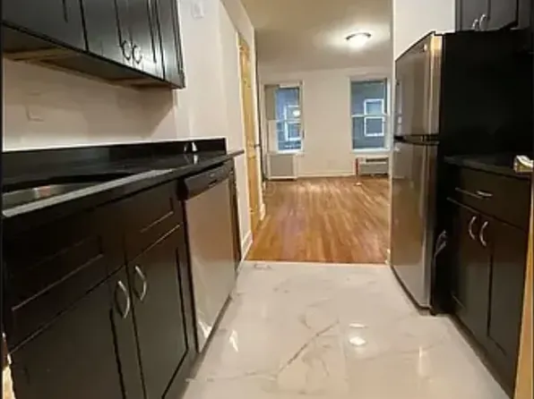 141 E 13th St APT R2a, New York, NY 10003