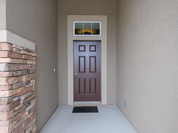 2nd image of 611 Glendale Ln