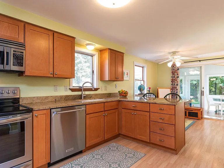 50 Swett Ave — Photo 7