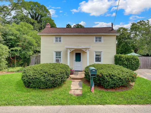 1315 Coates Avenue, Holbrook, NY 11741