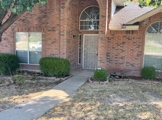 1800 McAlaster St, Cedar Hill, TX 75104
