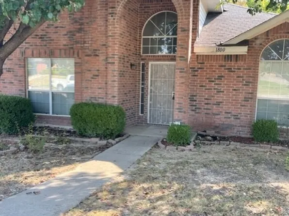 1800 McAlaster St, Cedar Hill, TX 75104