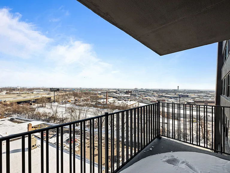 Cosmo 440 Luxury Apartments — Photo 39