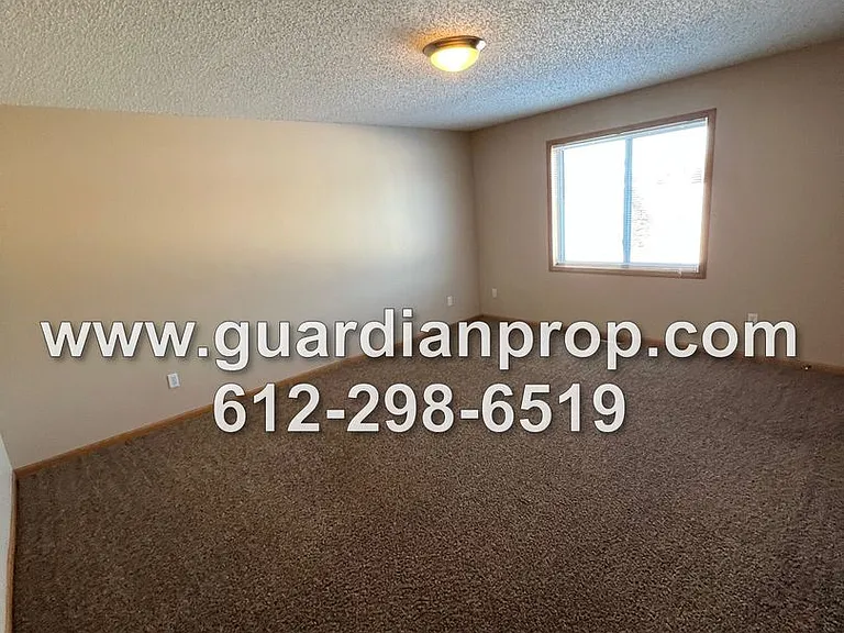 3431 Century Dr — Photo 10