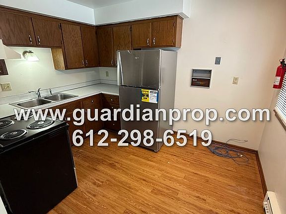 3rd image of 352 21st Ave S APT 3B