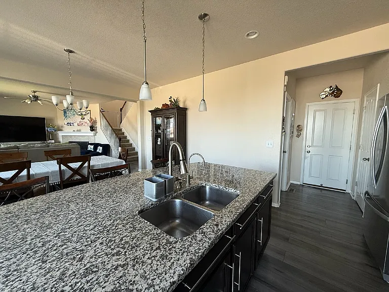 5047 S Versailles Cir — Photo 13
