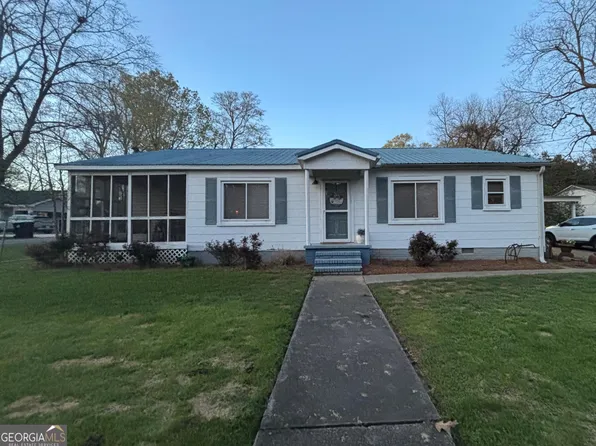 201 Vinson St, Byron, GA 31008