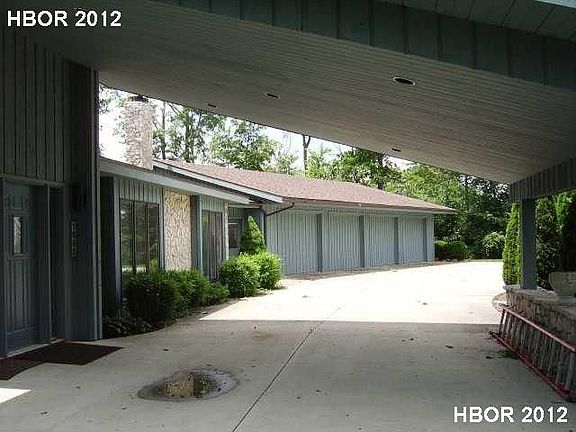 5th image of 1655 Silver Creek Dr