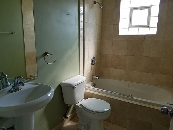 2nd image of 1518 W Superior St APT 2