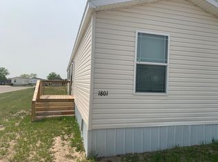 1802 34th St W, Williston, ND 58801