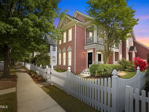 611 Carpenter Town Ln, Cary, NC 27519