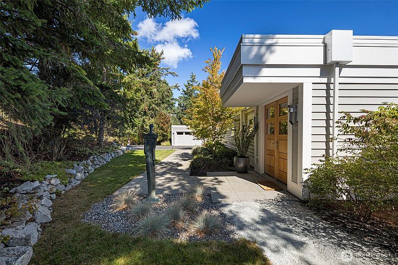 3rd image of 144 Jensen Bay Road