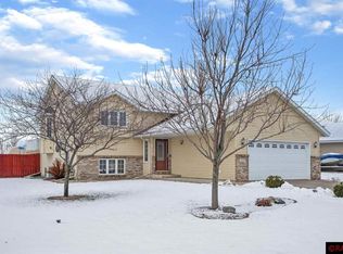 1008 Saint Andrews Dr, Mankato, MN 56001