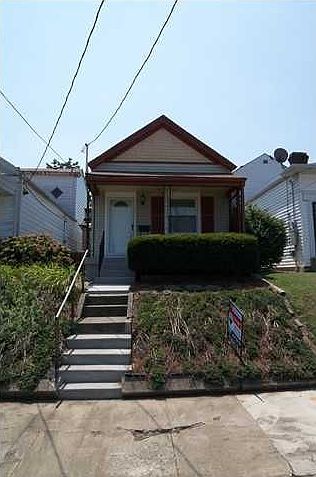 1st image of 858 Ash St