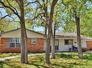 4002 Oaklawn St, Bryan, TX 77801