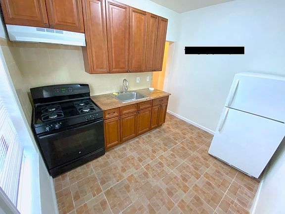 4th image of 47-20 48th St #1R