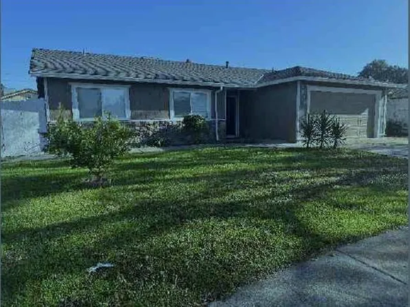 9318 Eaglepoint Ln, Stockton, CA 95210