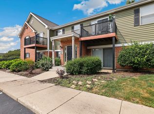 1561 Raymond Dr APT 102, Naperville, IL 60563