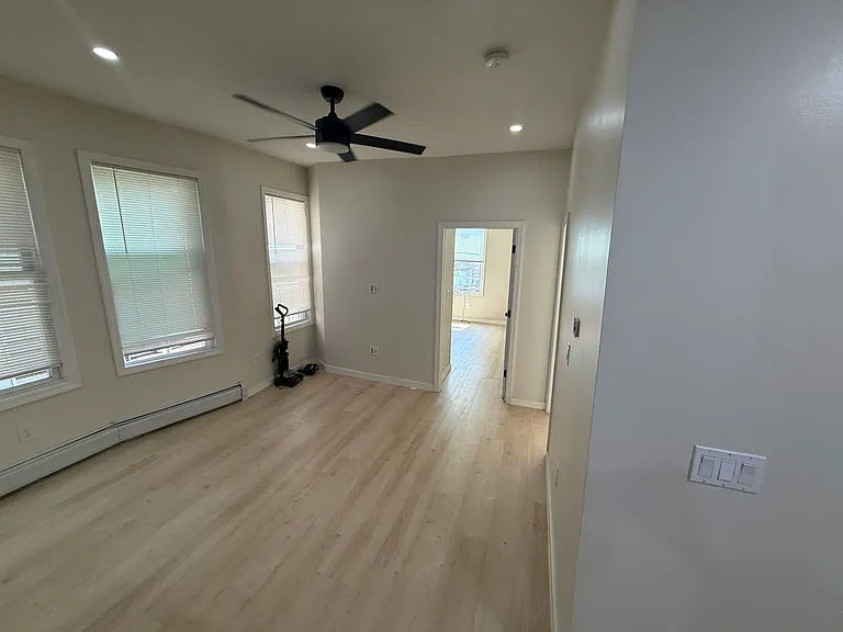 89 Oak St #1 — Photo 5