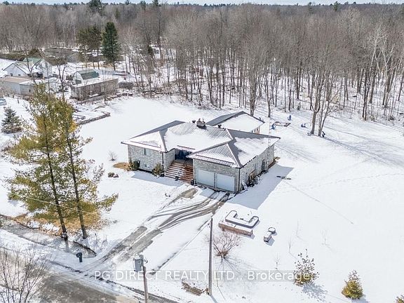 3rd image of 208 Noe Rd