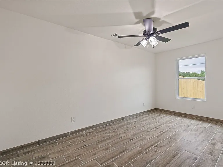 10415 A & B Preston Ct — Photo 37