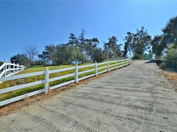 4th image of 402 E De Anza Heights Dr #3