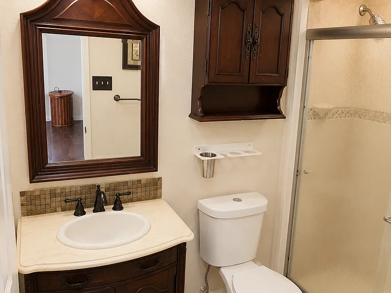 17607 Glenpatti Dr — Photo 10