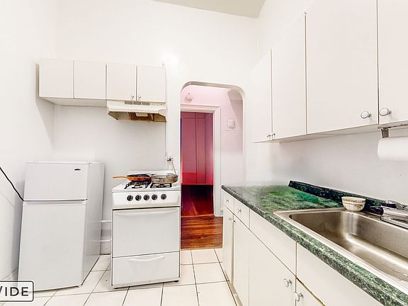 2nd image of 333 E 88th St APT 1A