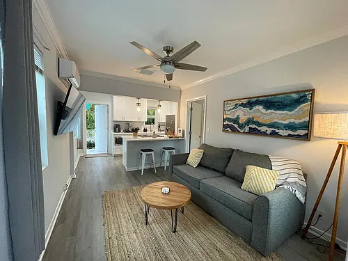 802 N M St #3 Photo 1