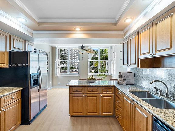 4th image of 5660 Collins Ave APT 3B