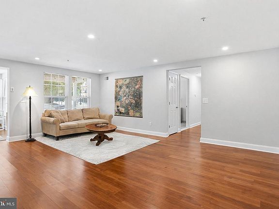 4th image of 3620 Sherbrooke Cir APT 103