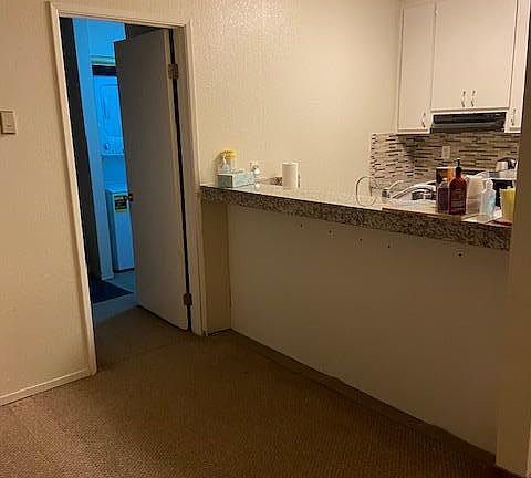 4th image of 22 Castlecrest Dr