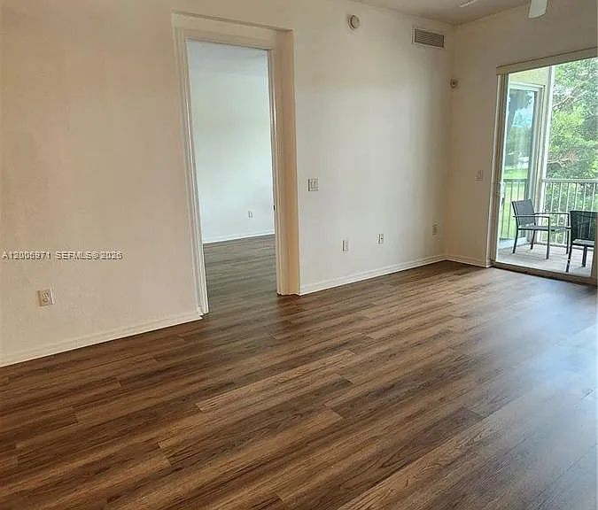 3600 Oaks Clubhouse Dr #206 — Photo 16