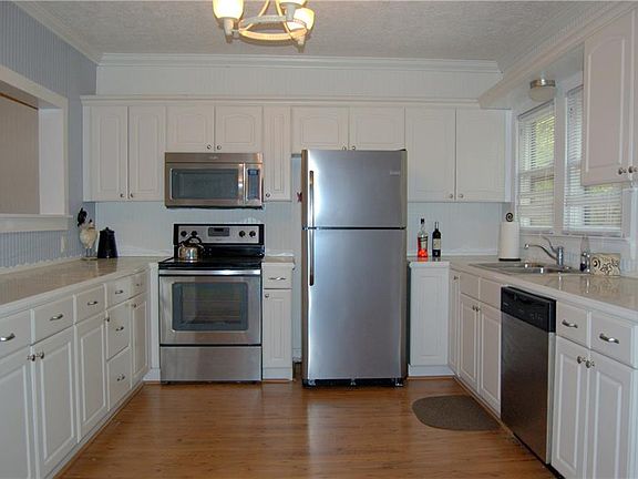 4th image of 510 E Main St