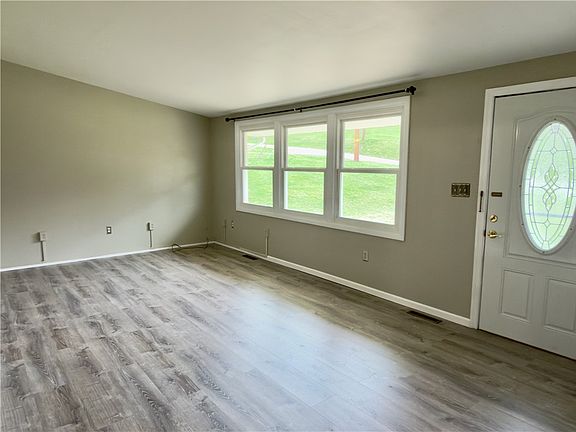 3rd image of 214 Petrolia Rd