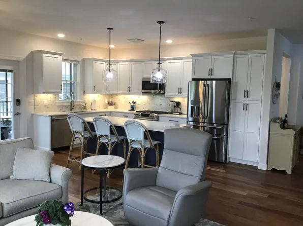 45 Plaza Way Unit 101, Plymouth, MA 02360